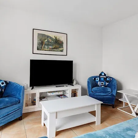 Le Petit Maison