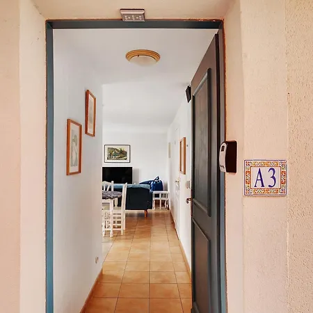 Le Petit Maison *